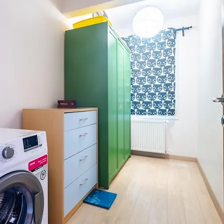 Flat With Balcony Near Bull Statue In Kadikoy * Istanbul