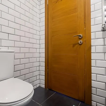 Flat With Balcony Near Bull Statue In Kadikoy Apartment Istanbul